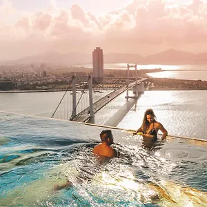 https://danang-golden-bay.dananghotels.net